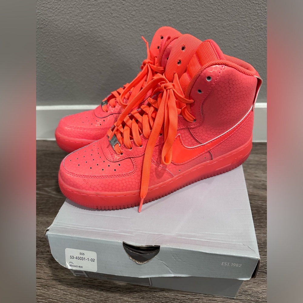 Nike Air Force One High Hot Lava Size 8.5 Women’s